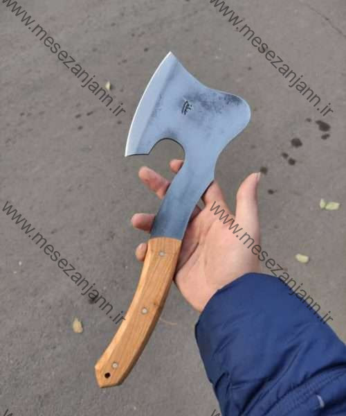 تبر یک تیکه آهن بر