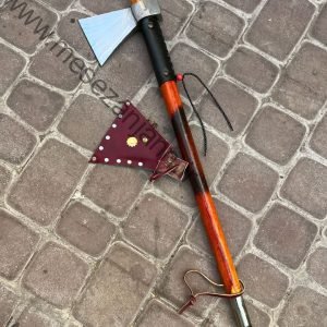 تبر سر نیزه ای