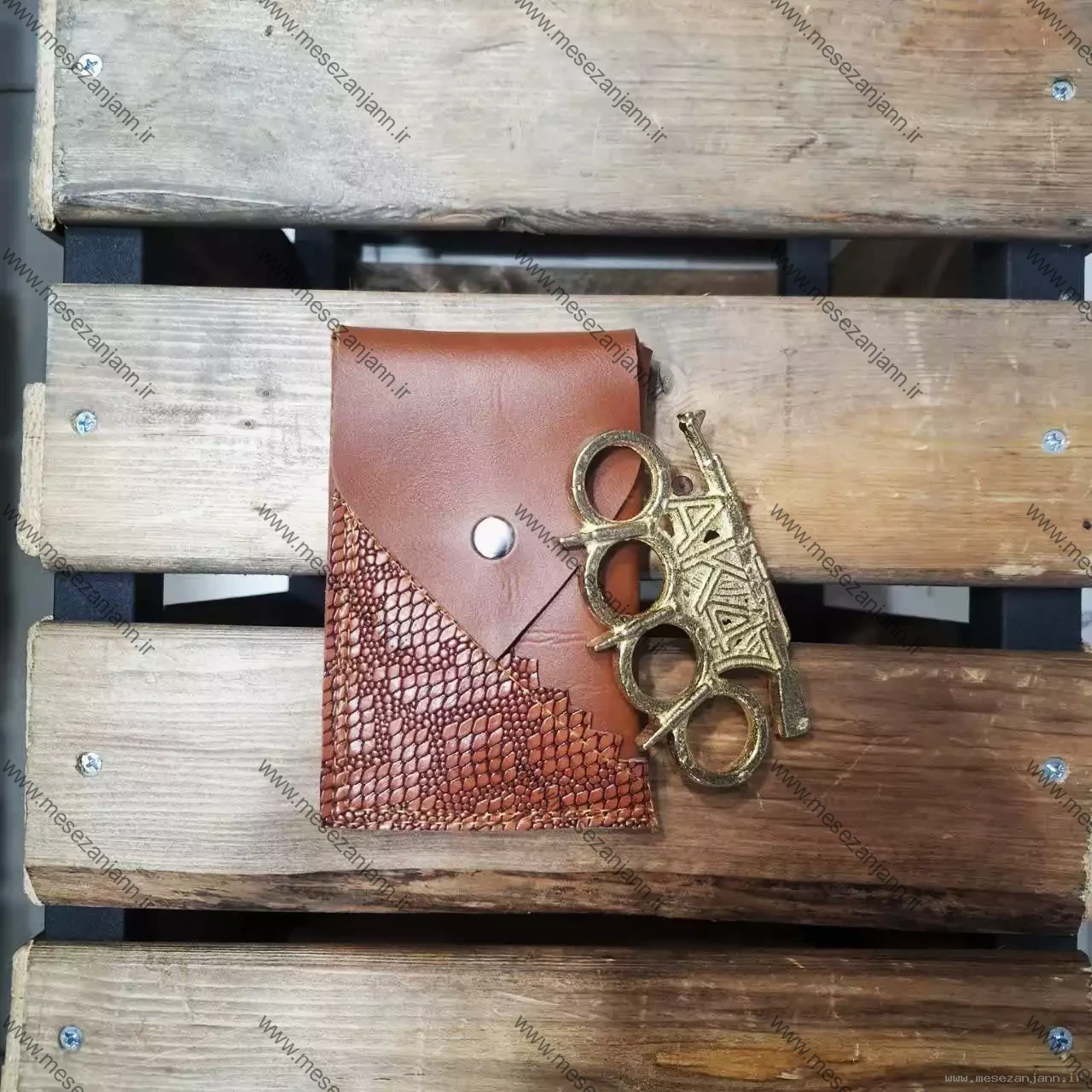 پنجه بکس AK47 طلایی همراه با کیف 1 پنجه بکس AK47 طلایی همراه با کیف