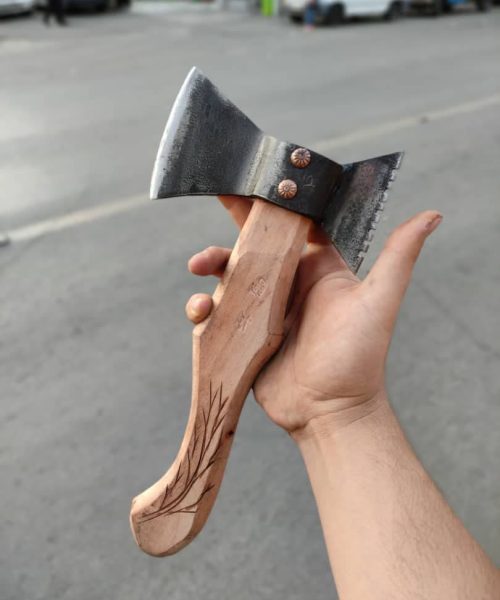 تبر تاج دار
