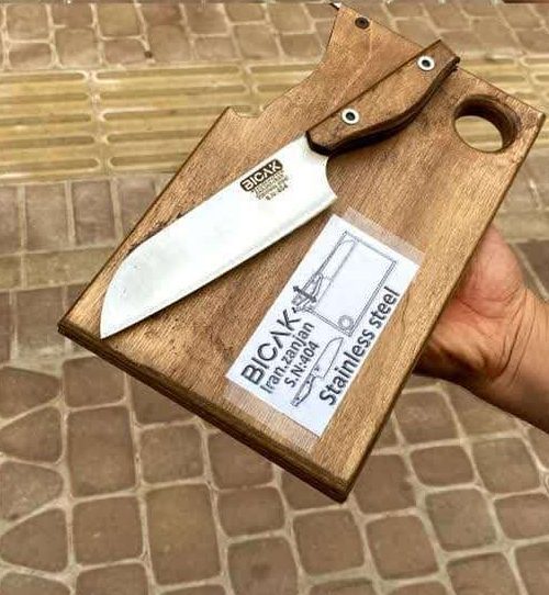 چاقوی آشپرخانه همراه با تخته کار
