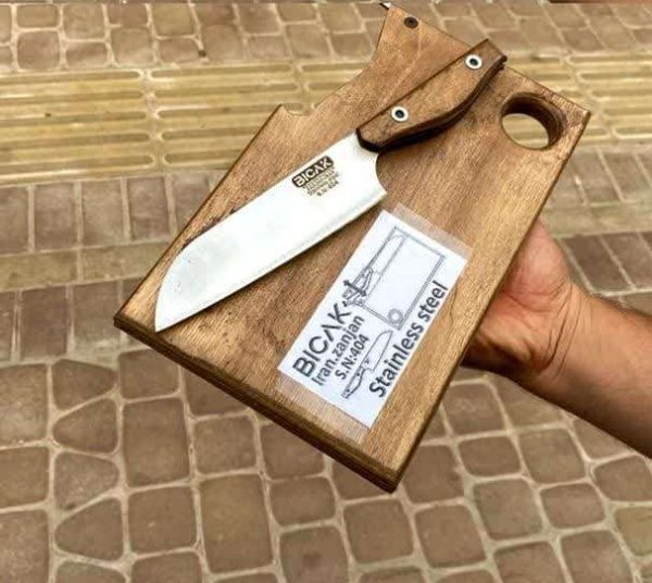 چاقوی آشپرخانه همراه با تخته کار