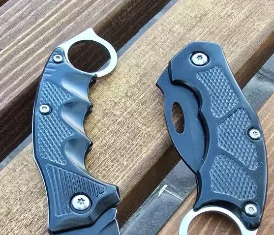 چاقو کارامبیت 3 چاقو کارامبیت